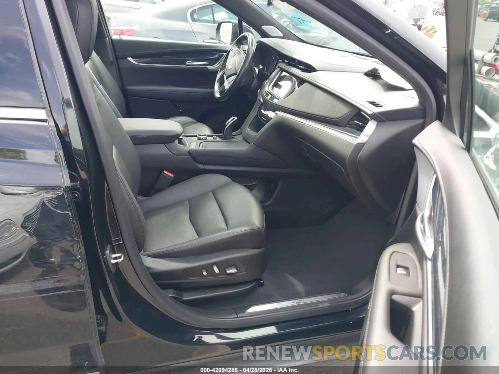 5 Photograph of a damaged car 1GYKNDRS2PZ207186 CADILLAC XT5 2023