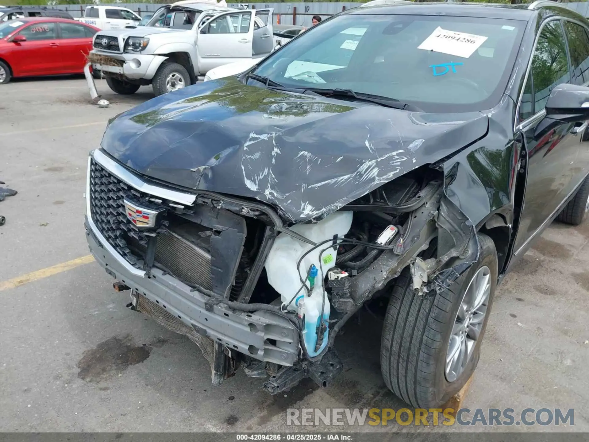 6 Photograph of a damaged car 1GYKNDRS2PZ207186 CADILLAC XT5 2023