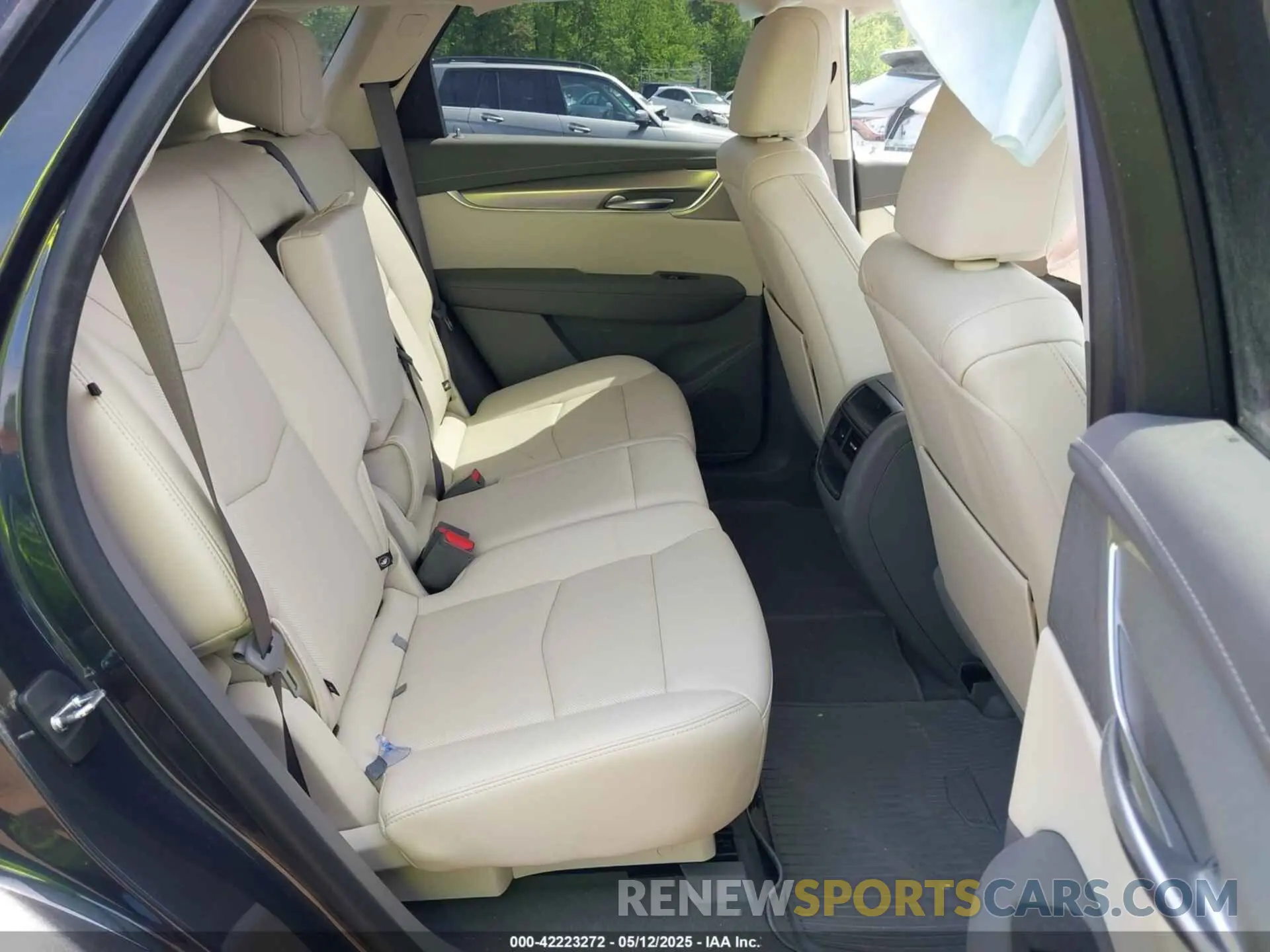 8 Photograph of a damaged car 1GYKNDRS3PZ120963 CADILLAC XT5 2023