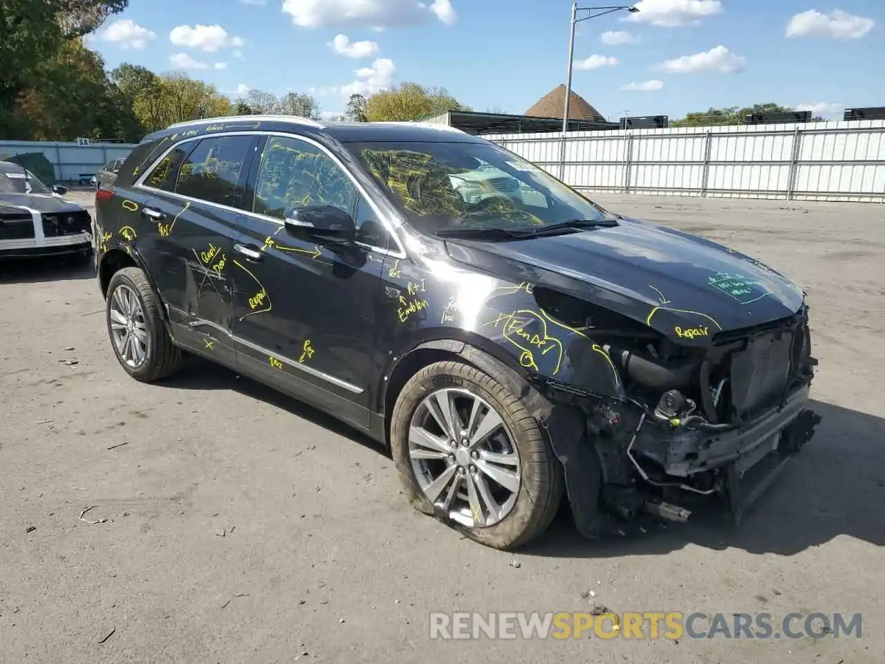 4 Photograph of a damaged car 1GYKNDRS3PZ180600 CADILLAC XT5 2023