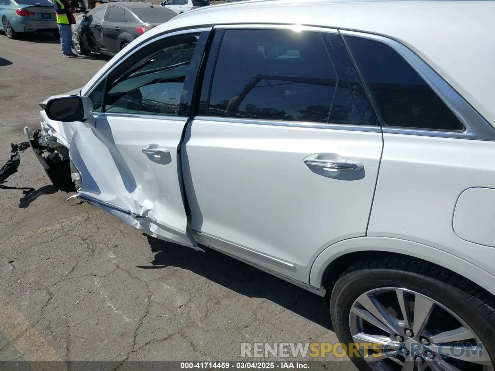 16 Photograph of a damaged car 1GYKNDRS4PZ195431 CADILLAC XT5 2023