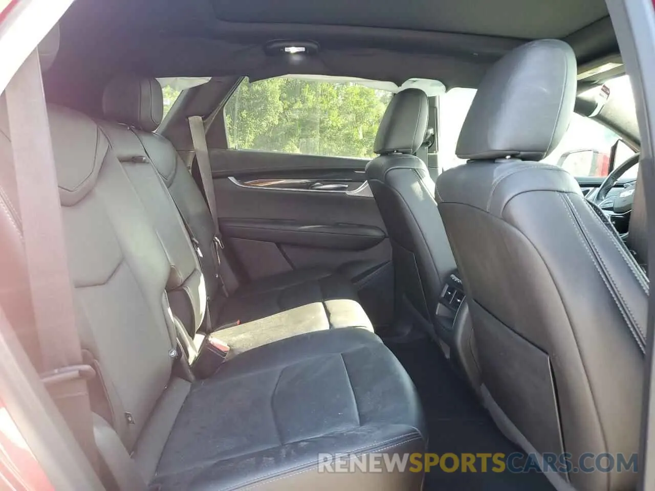 11 Photograph of a damaged car 1GYKNDRS5PZ142799 CADILLAC XT5 2023
