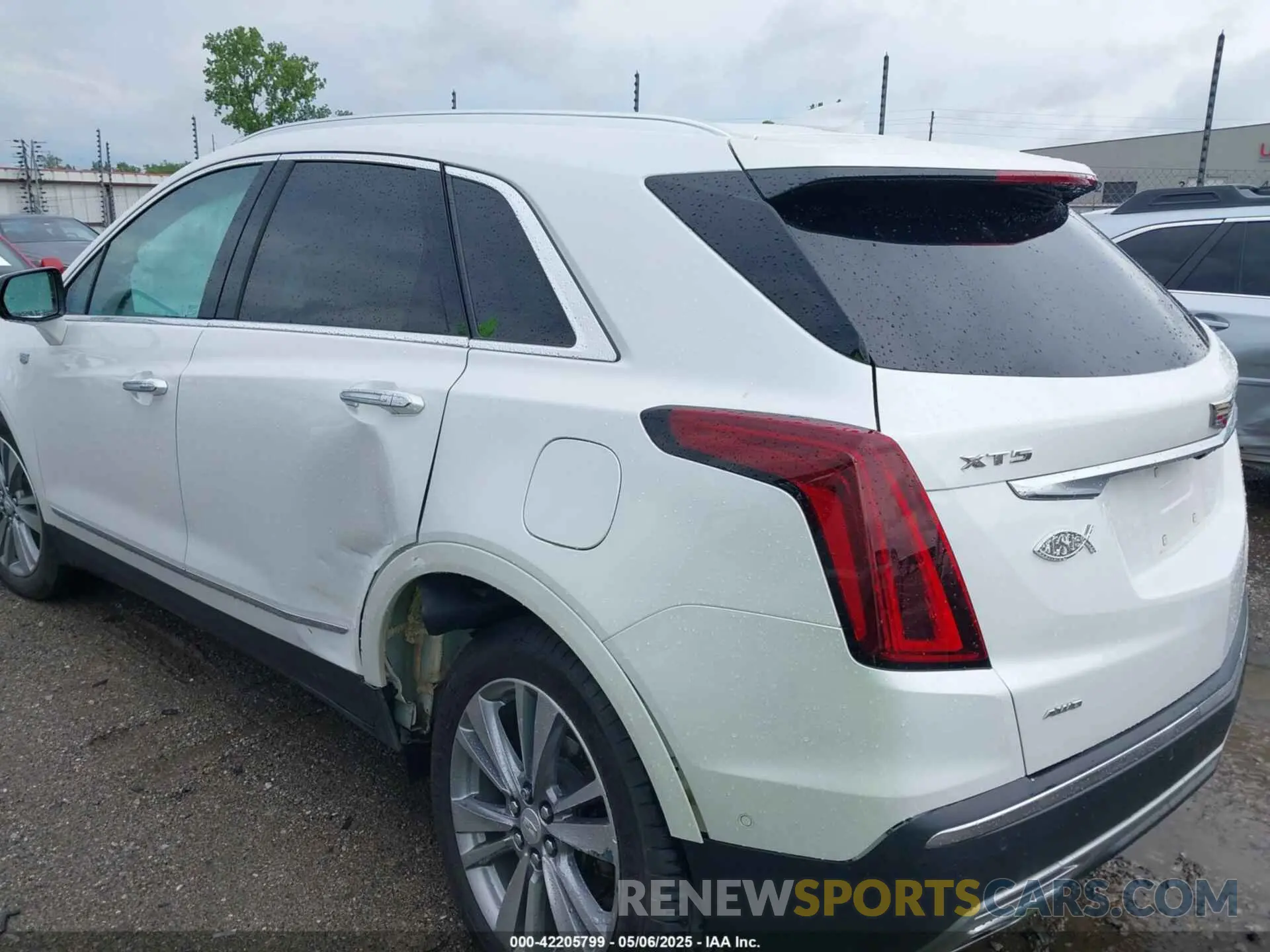 3 Photograph of a damaged car 1GYKNDRS9PZ199653 CADILLAC XT5 2023