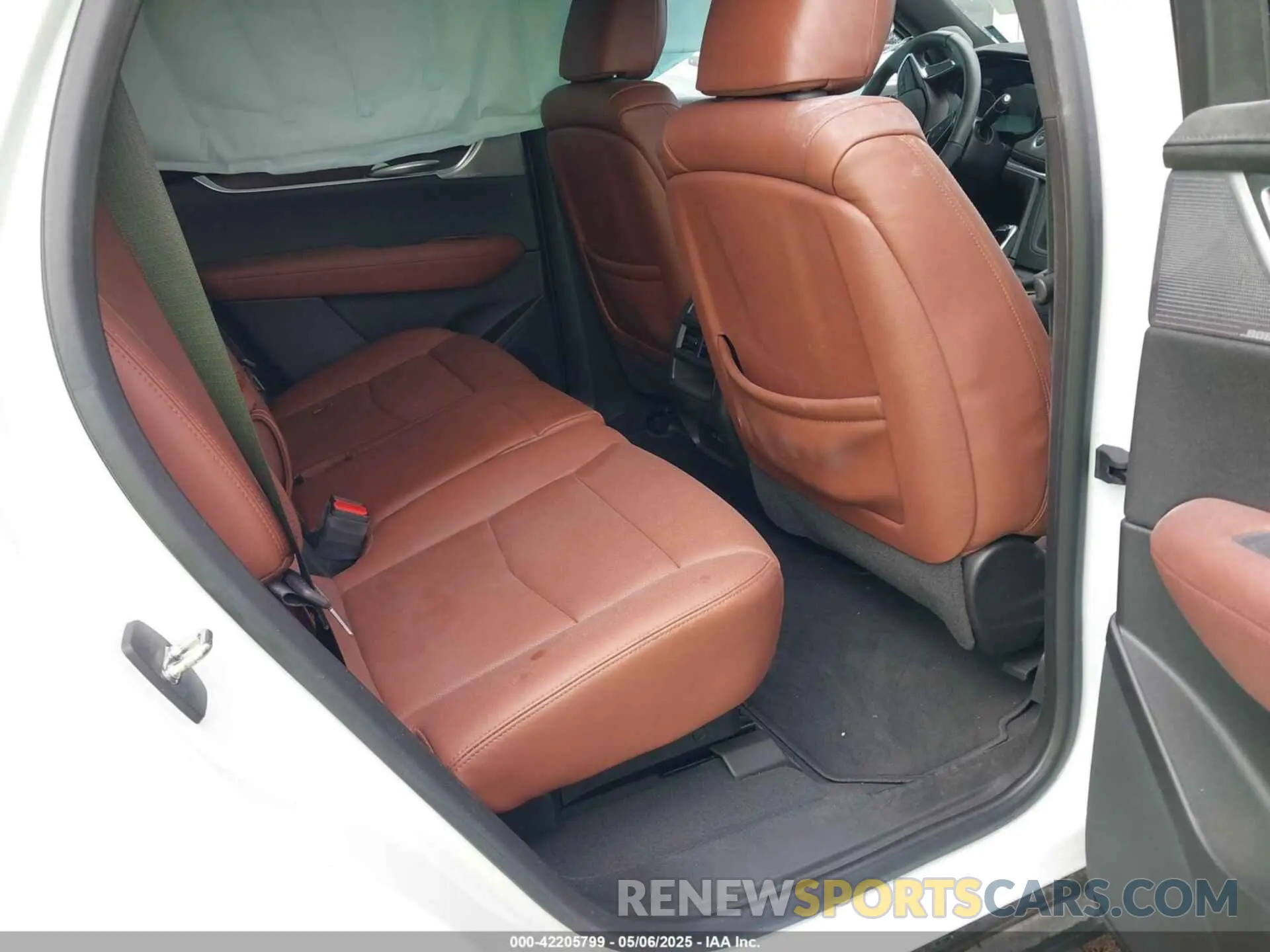 8 Photograph of a damaged car 1GYKNDRS9PZ199653 CADILLAC XT5 2023