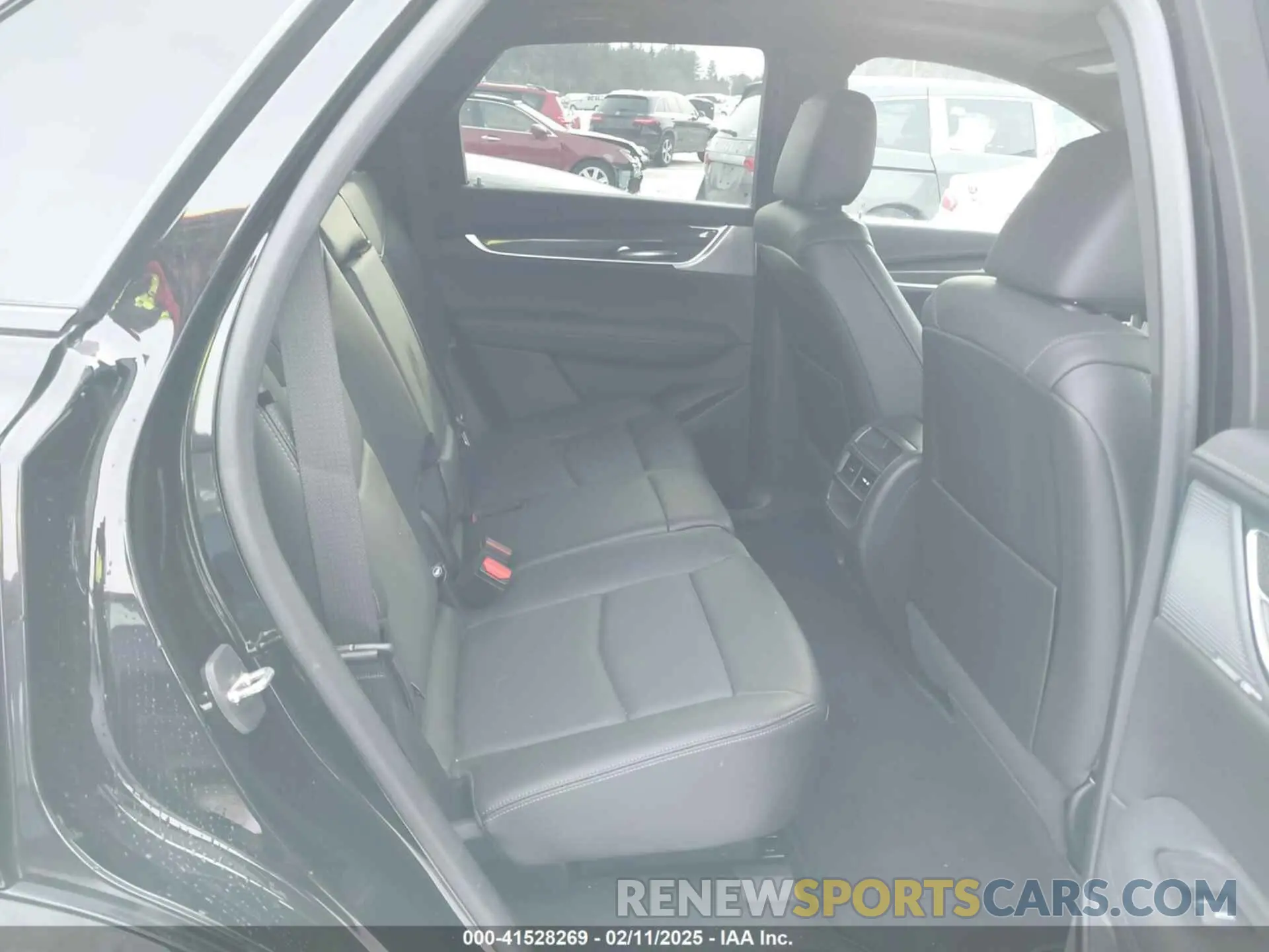 8 Photograph of a damaged car 1GYKNGRS5PZ168479 CADILLAC XT5 2023