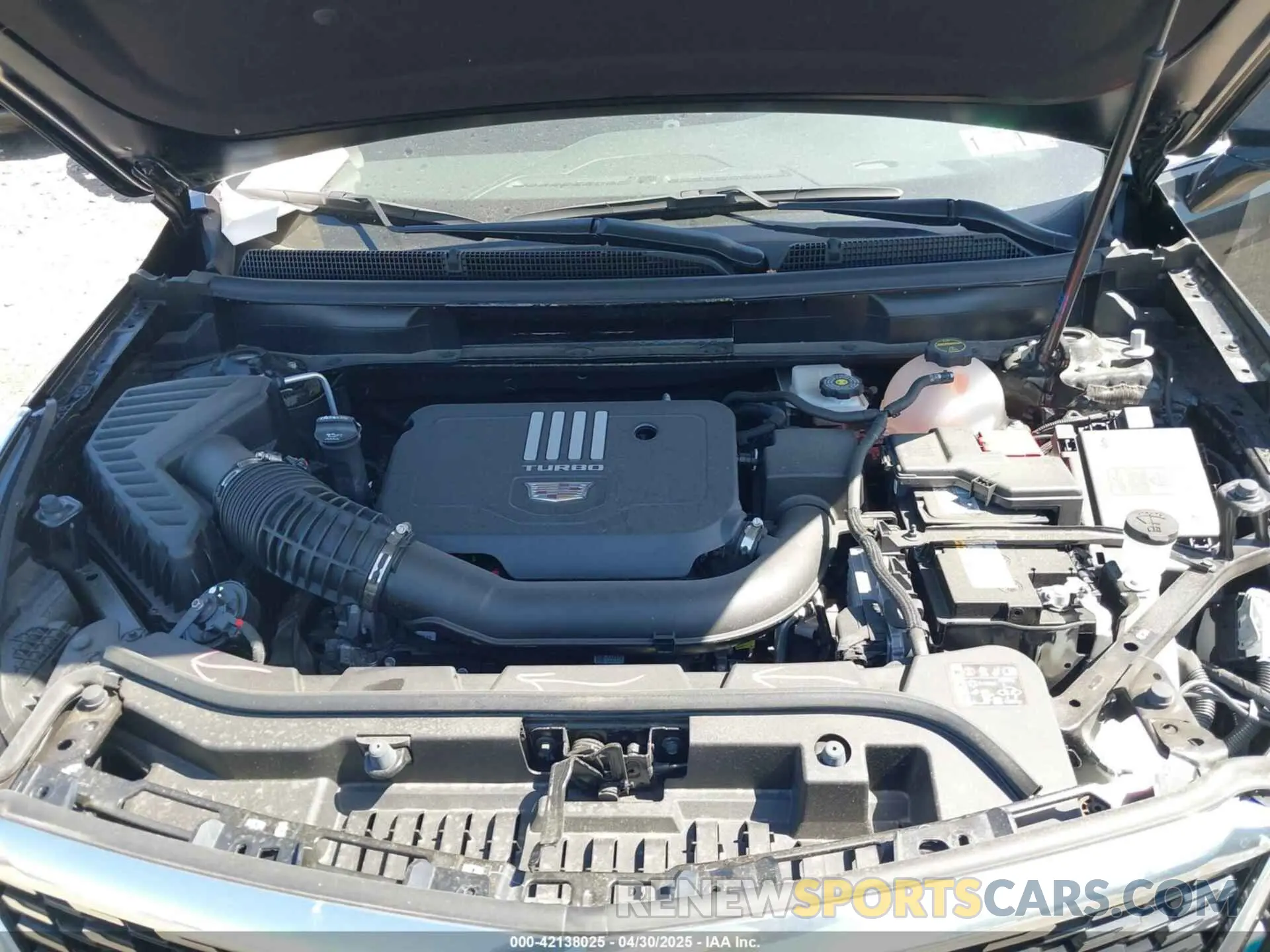 10 Photograph of a damaged car 1GYKNAR43RZ725293 CADILLAC XT5 2024