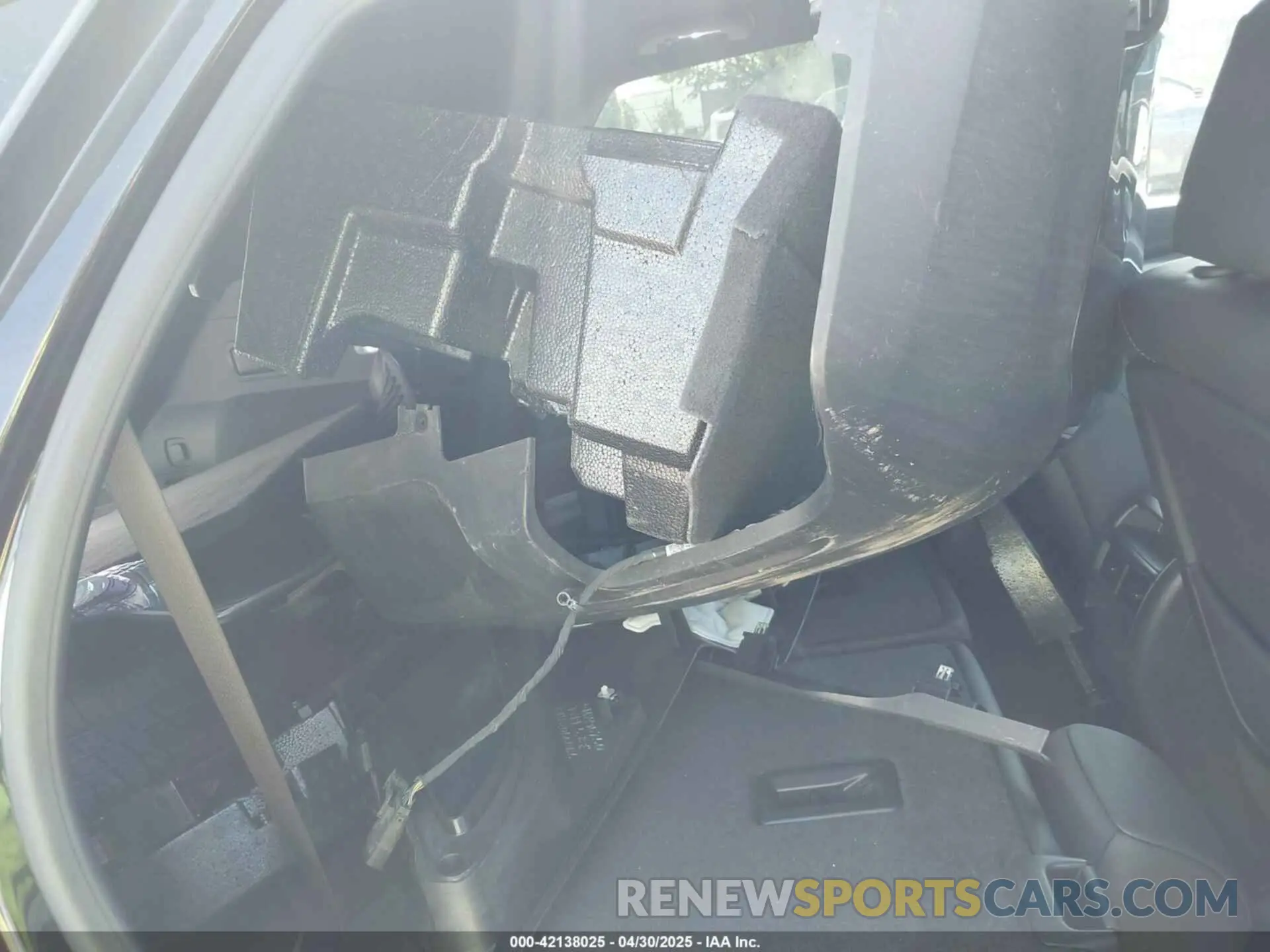 12 Photograph of a damaged car 1GYKNAR43RZ725293 CADILLAC XT5 2024