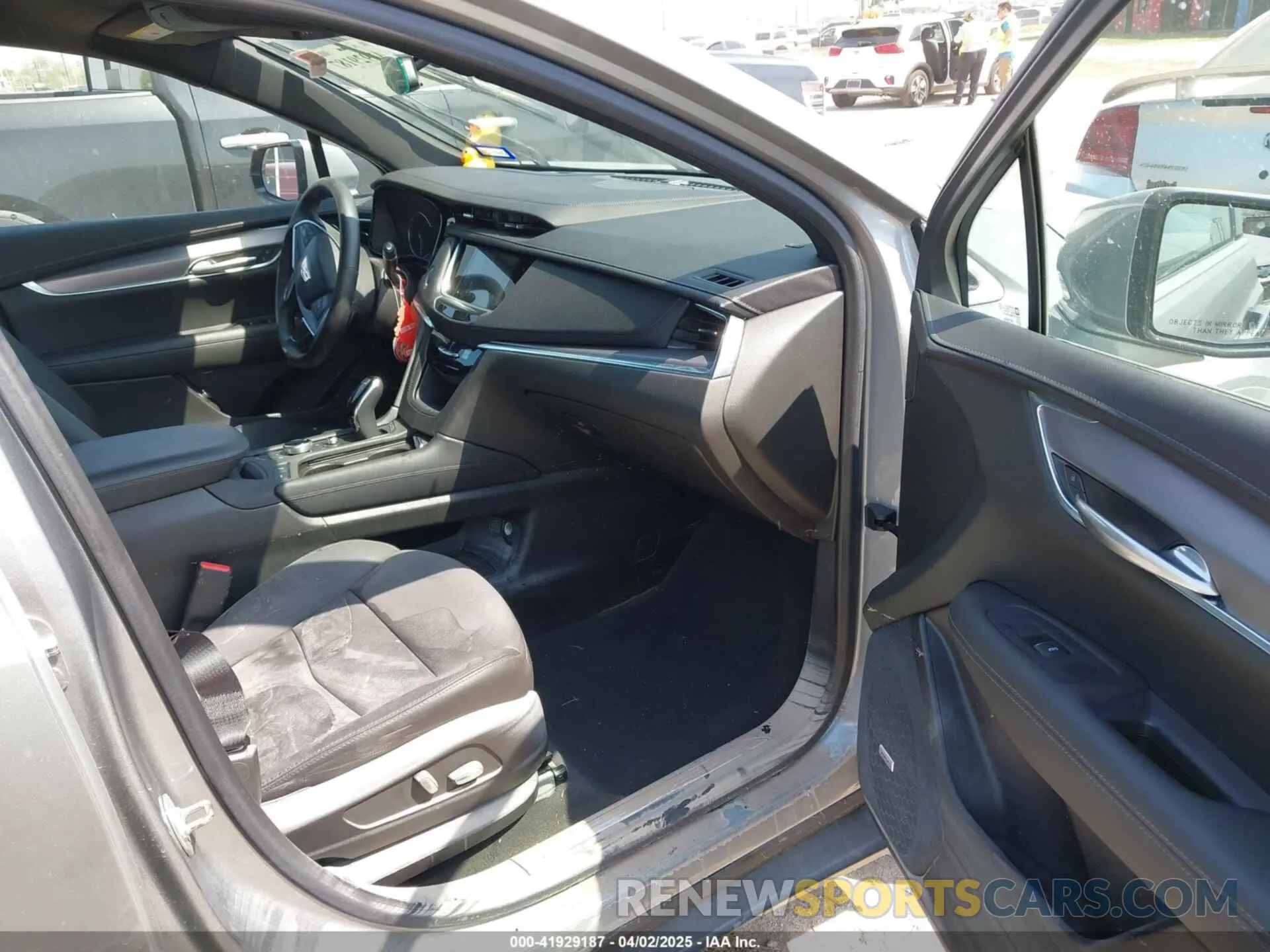 5 Photograph of a damaged car 1GYKNAR47RZ745529 CADILLAC XT5 2024