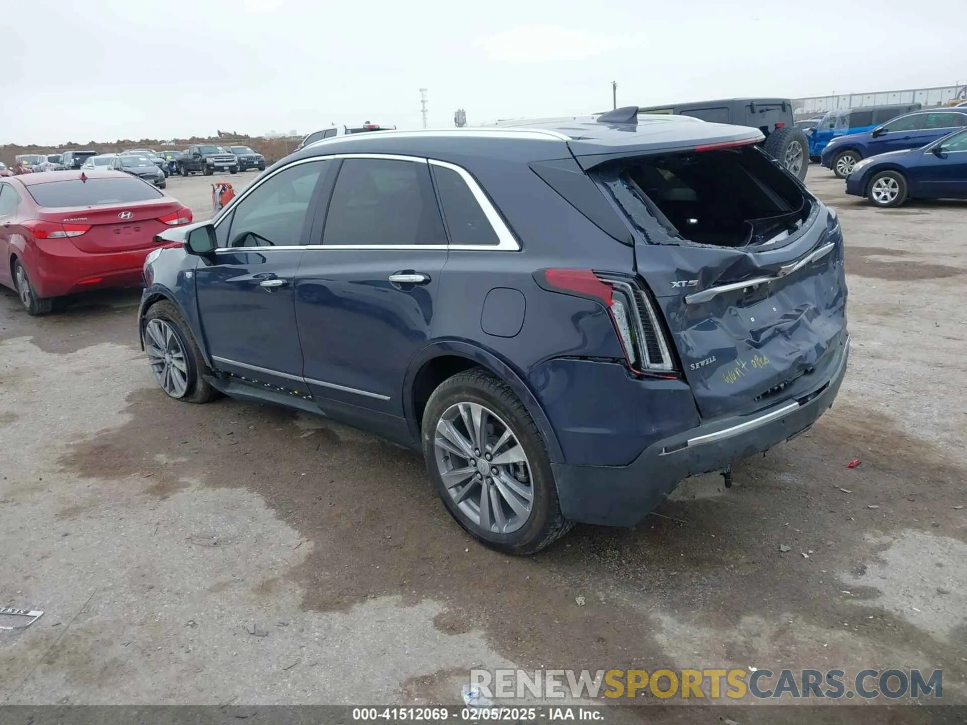 3 Photograph of a damaged car 1GYKNCR47RZ755652 CADILLAC XT5 2024