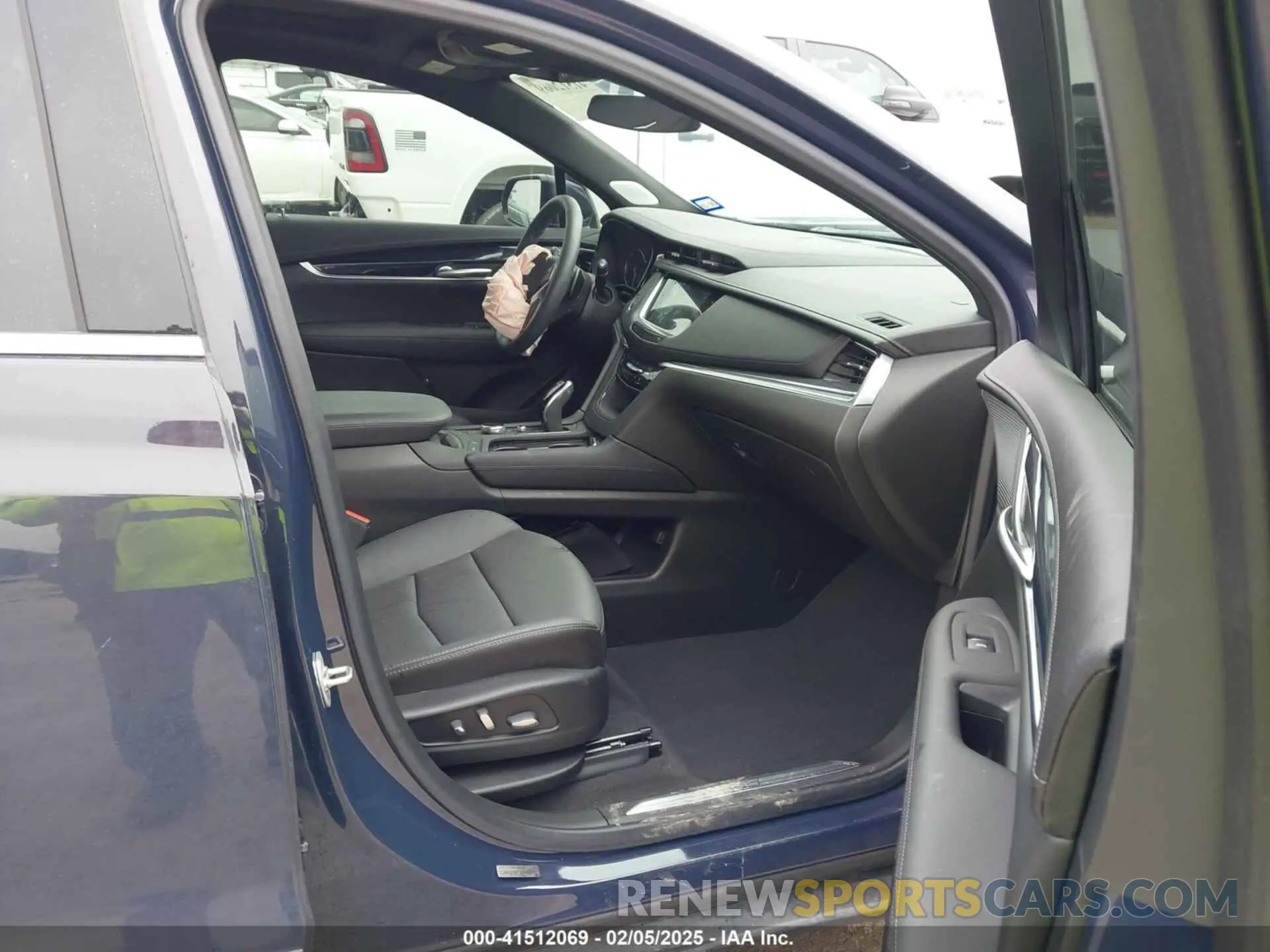 5 Photograph of a damaged car 1GYKNCR47RZ755652 CADILLAC XT5 2024