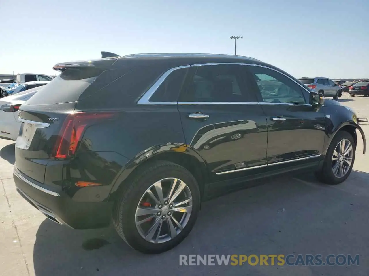 3 Photograph of a damaged car 1GYKNCR4XRZ705392 CADILLAC XT5 2024