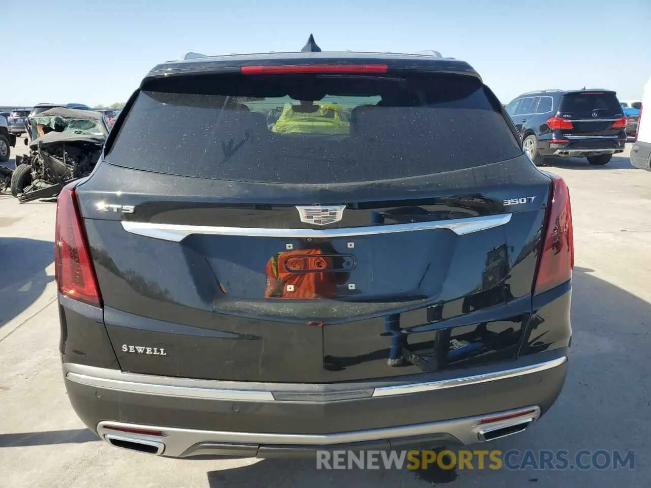 6 Photograph of a damaged car 1GYKNCR4XRZ705392 CADILLAC XT5 2024