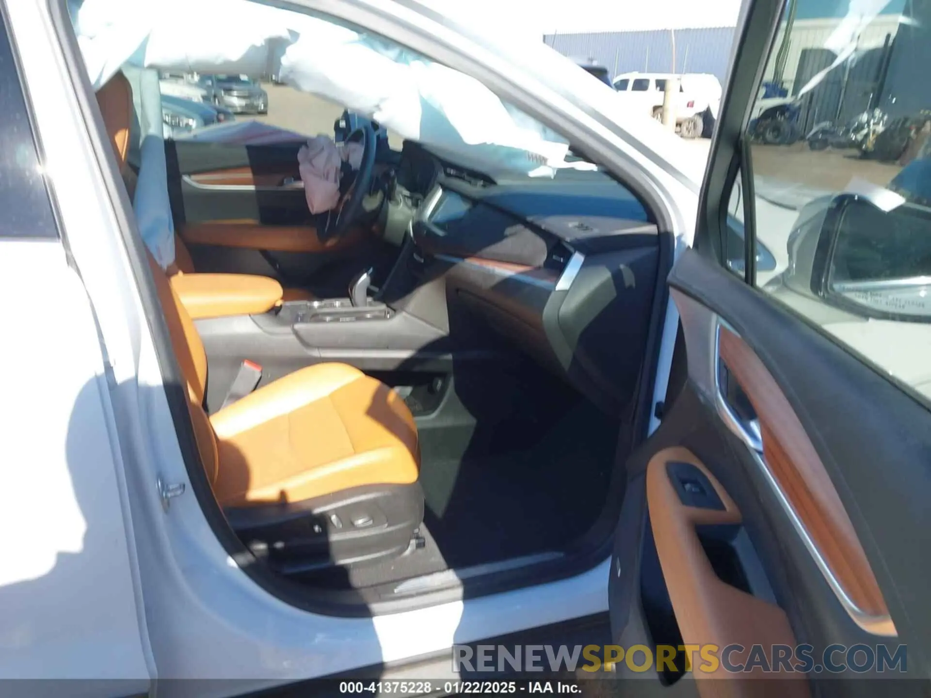 5 Photograph of a damaged car 1GYKNCRS2RZ743715 CADILLAC XT5 2024