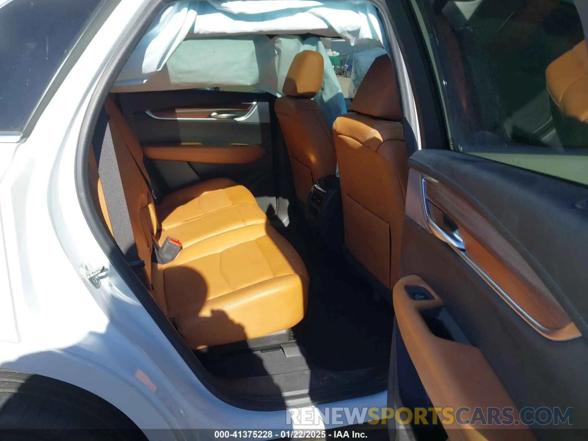 8 Photograph of a damaged car 1GYKNCRS2RZ743715 CADILLAC XT5 2024