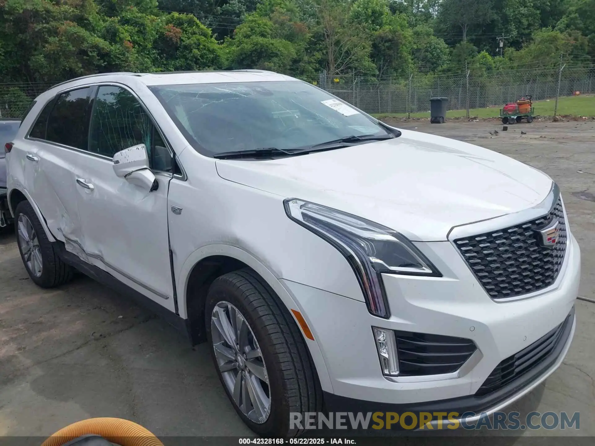 1 Photograph of a damaged car 1GYKNCRS4RZ720551 CADILLAC XT5 2024