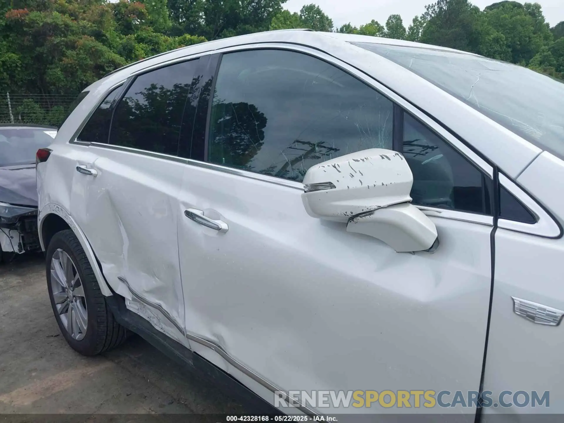 13 Photograph of a damaged car 1GYKNCRS4RZ720551 CADILLAC XT5 2024