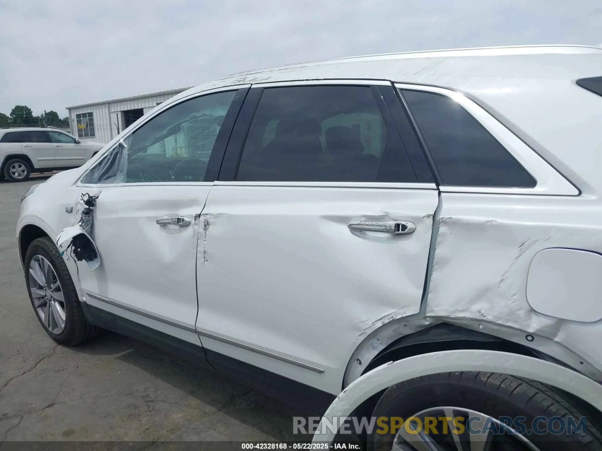 14 Photograph of a damaged car 1GYKNCRS4RZ720551 CADILLAC XT5 2024