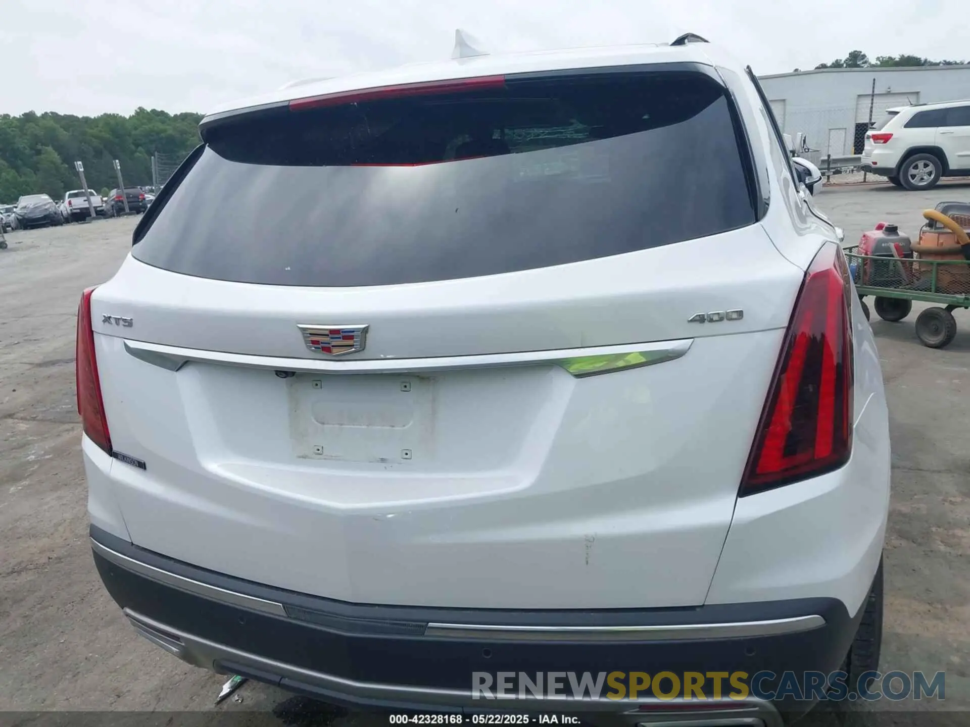 16 Photograph of a damaged car 1GYKNCRS4RZ720551 CADILLAC XT5 2024