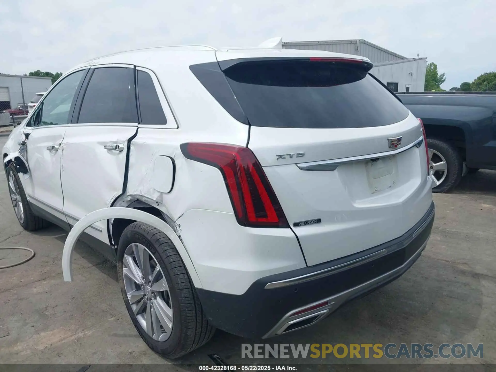 3 Photograph of a damaged car 1GYKNCRS4RZ720551 CADILLAC XT5 2024