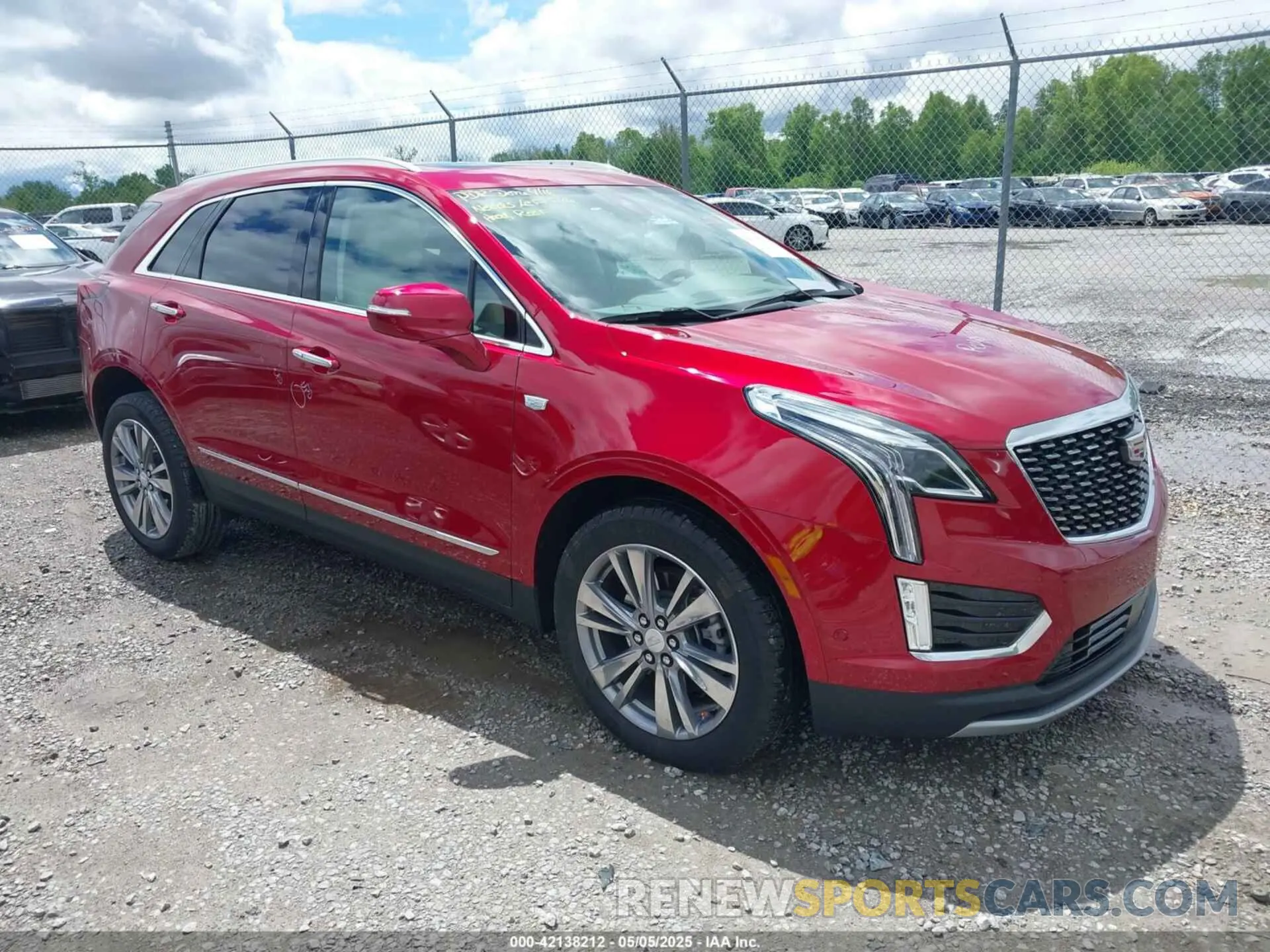 1 Photograph of a damaged car 1GYKNCRS9RZ725292 CADILLAC XT5 2024