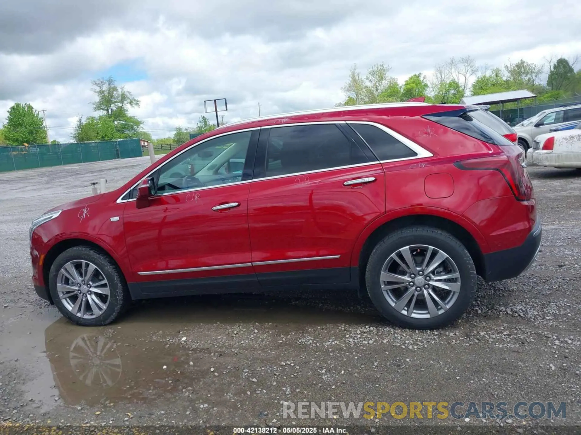 14 Photograph of a damaged car 1GYKNCRS9RZ725292 CADILLAC XT5 2024