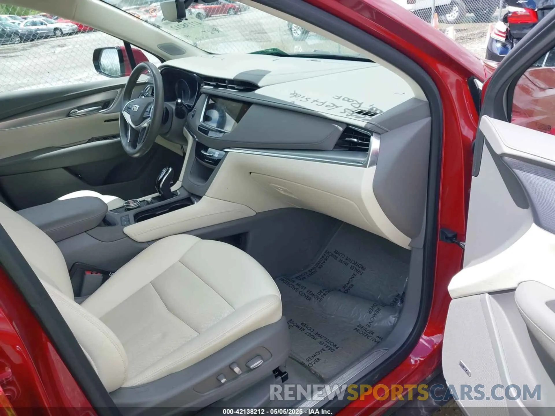 5 Photograph of a damaged car 1GYKNCRS9RZ725292 CADILLAC XT5 2024
