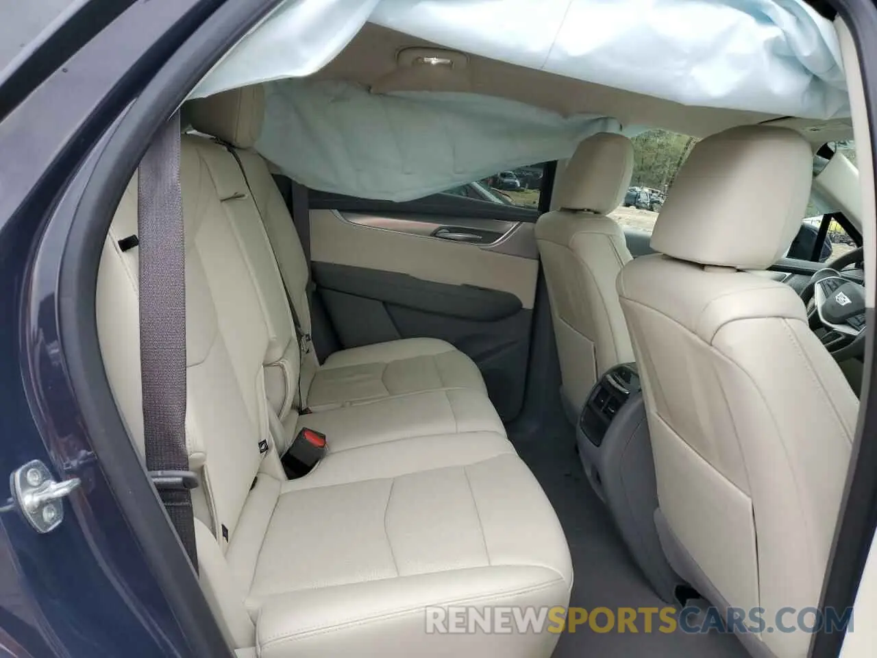11 Photograph of a damaged car 1GYKNDRS2RZ723969 CADILLAC XT5 2024