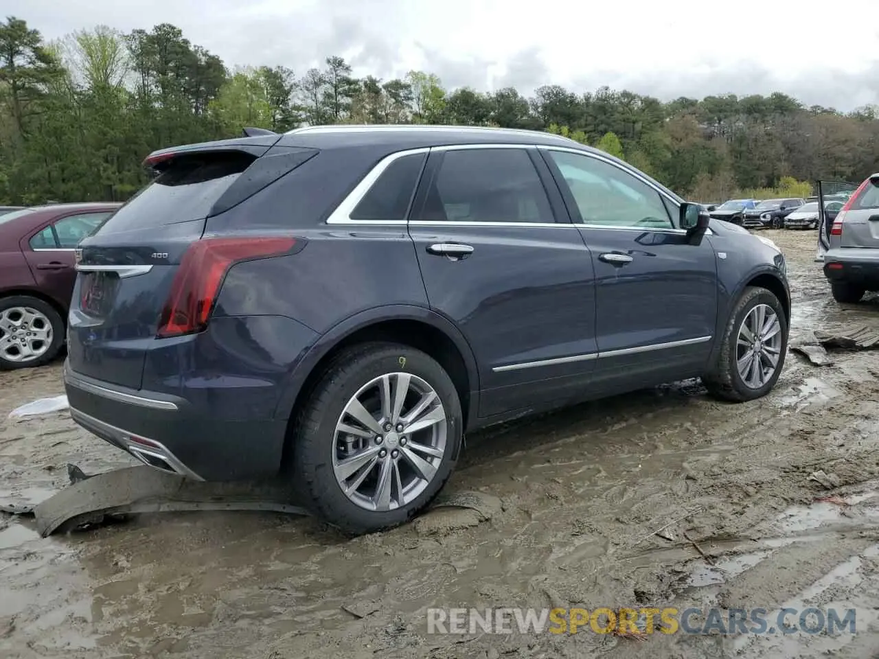 3 Photograph of a damaged car 1GYKNDRS2RZ723969 CADILLAC XT5 2024