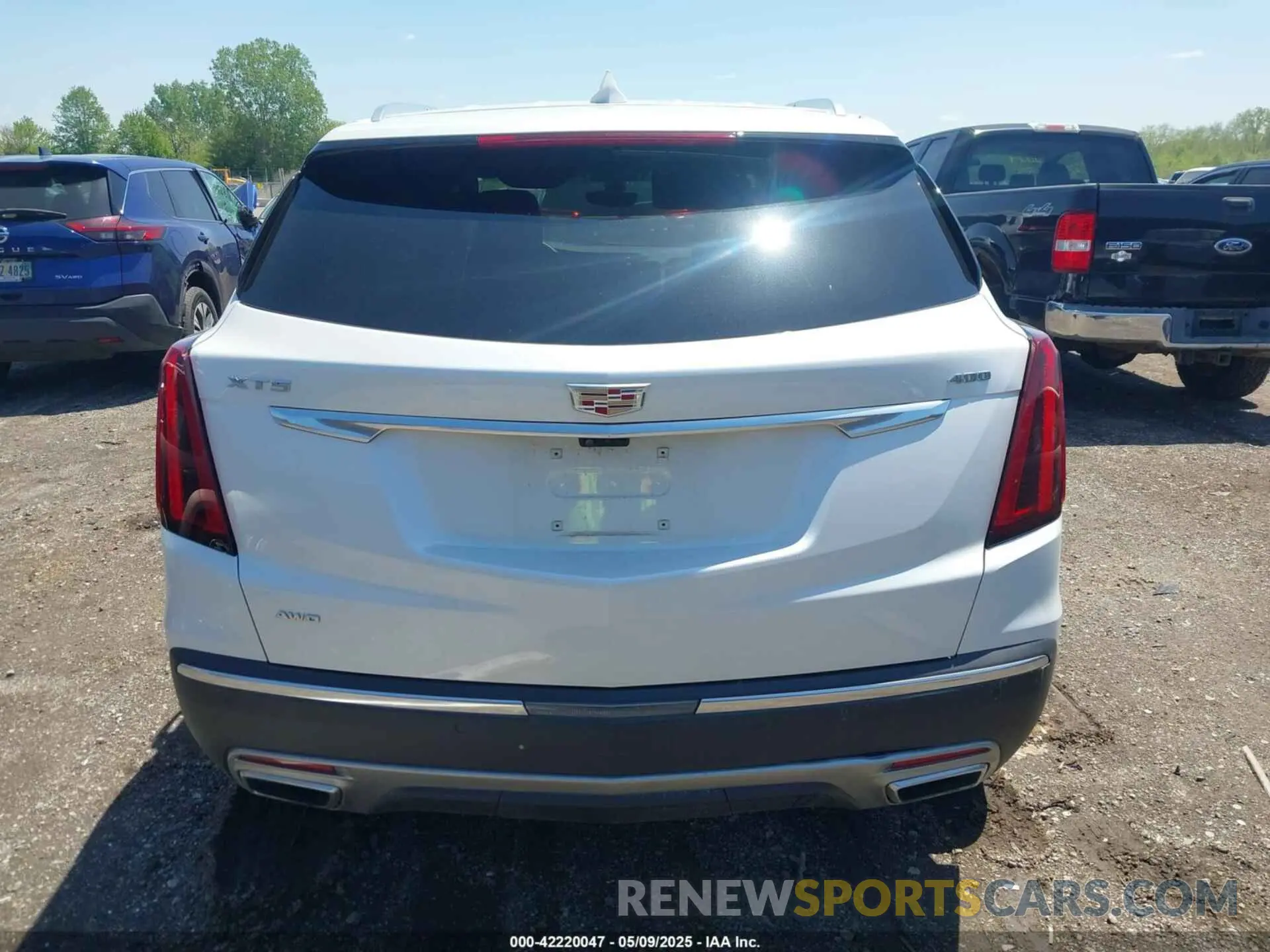 16 Photograph of a damaged car 1GYKNDRS5RZ707748 CADILLAC XT5 2024