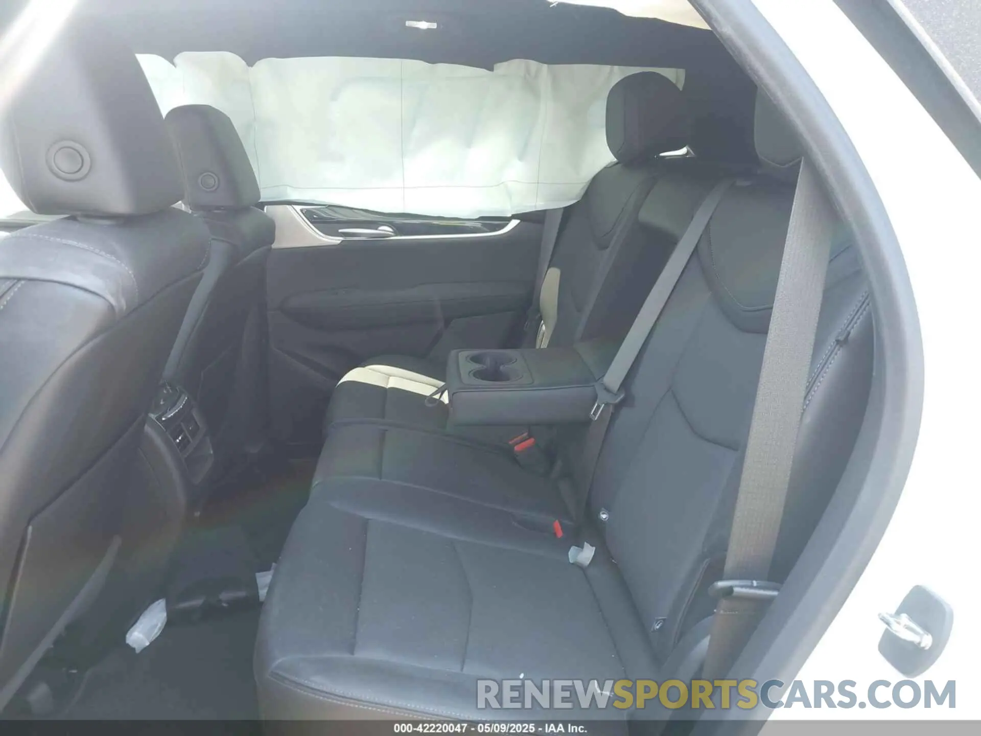 8 Photograph of a damaged car 1GYKNDRS5RZ707748 CADILLAC XT5 2024