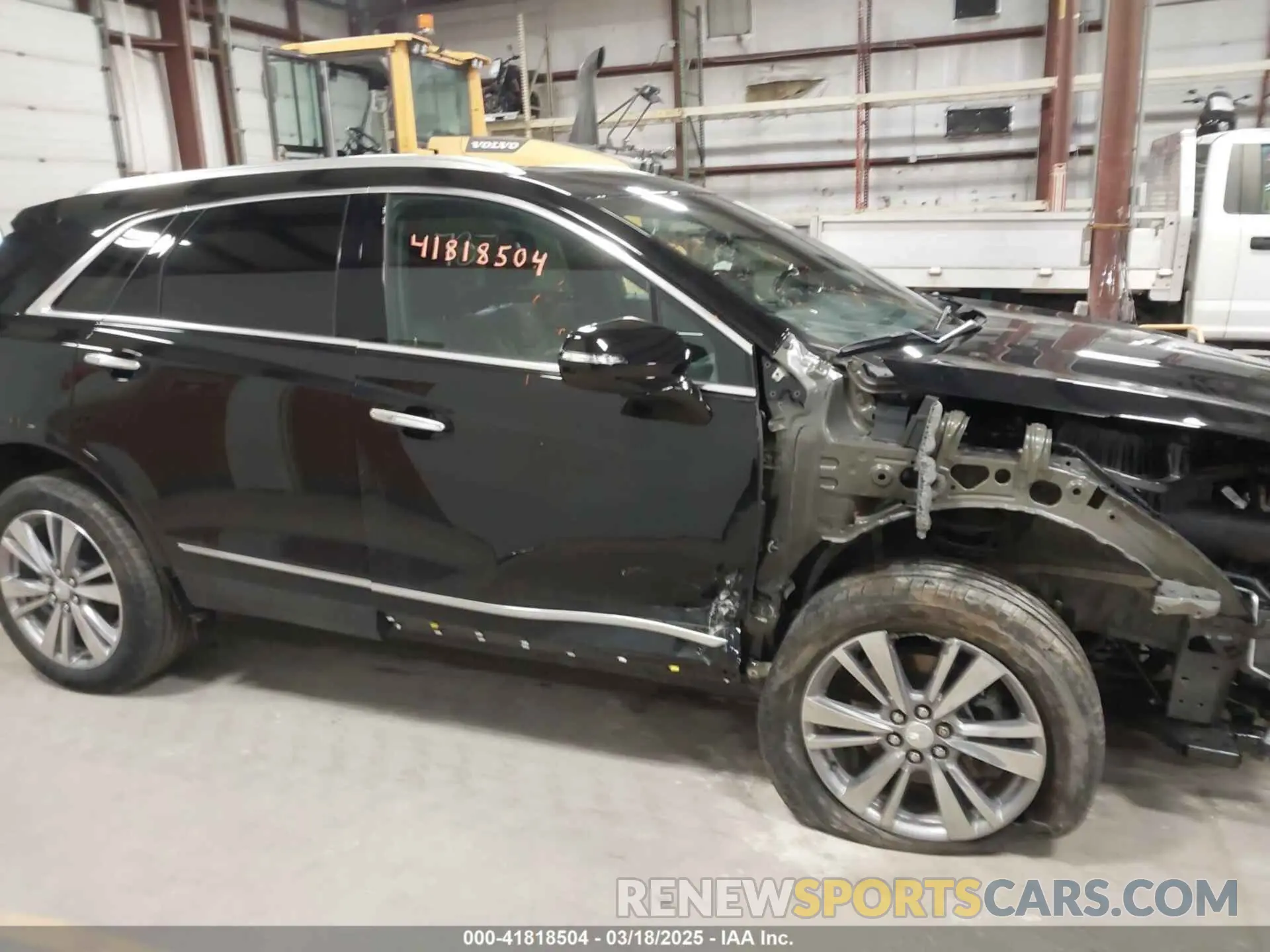 14 Photograph of a damaged car 1GYKNDRS6RZ720640 CADILLAC XT5 2024