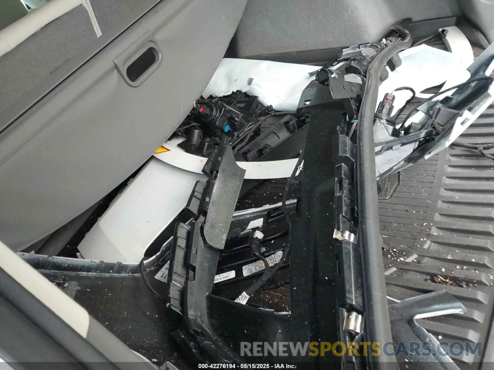 12 Photograph of a damaged car 1GYKNDRS6RZ728334 CADILLAC XT5 2024