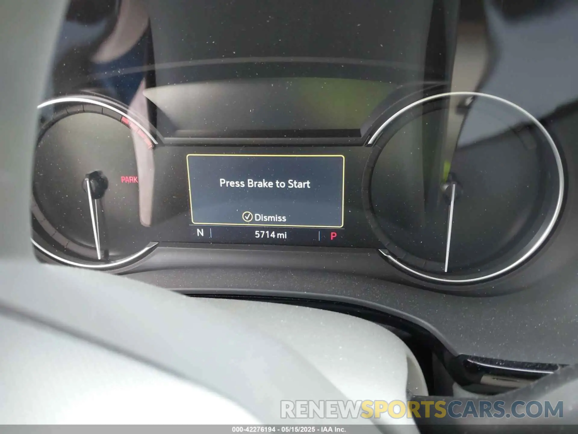 16 Photograph of a damaged car 1GYKNDRS6RZ728334 CADILLAC XT5 2024