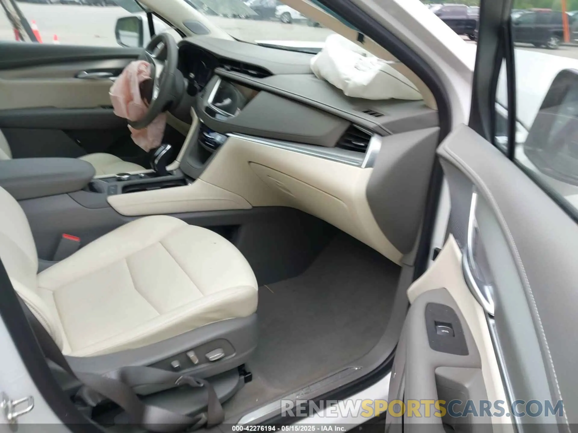5 Photograph of a damaged car 1GYKNDRS6RZ728334 CADILLAC XT5 2024