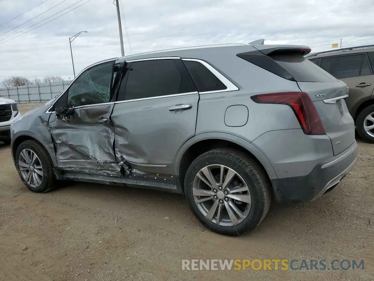 2 Photograph of a damaged car 1GYKNDRS6RZ733825 CADILLAC XT5 2024
