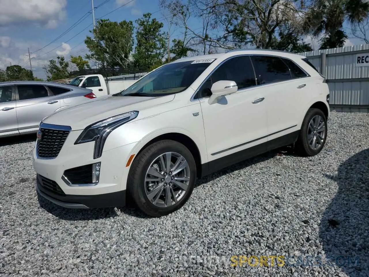 1 Photograph of a damaged car 1GYKNERS3RZ757814 CADILLAC XT5 2024