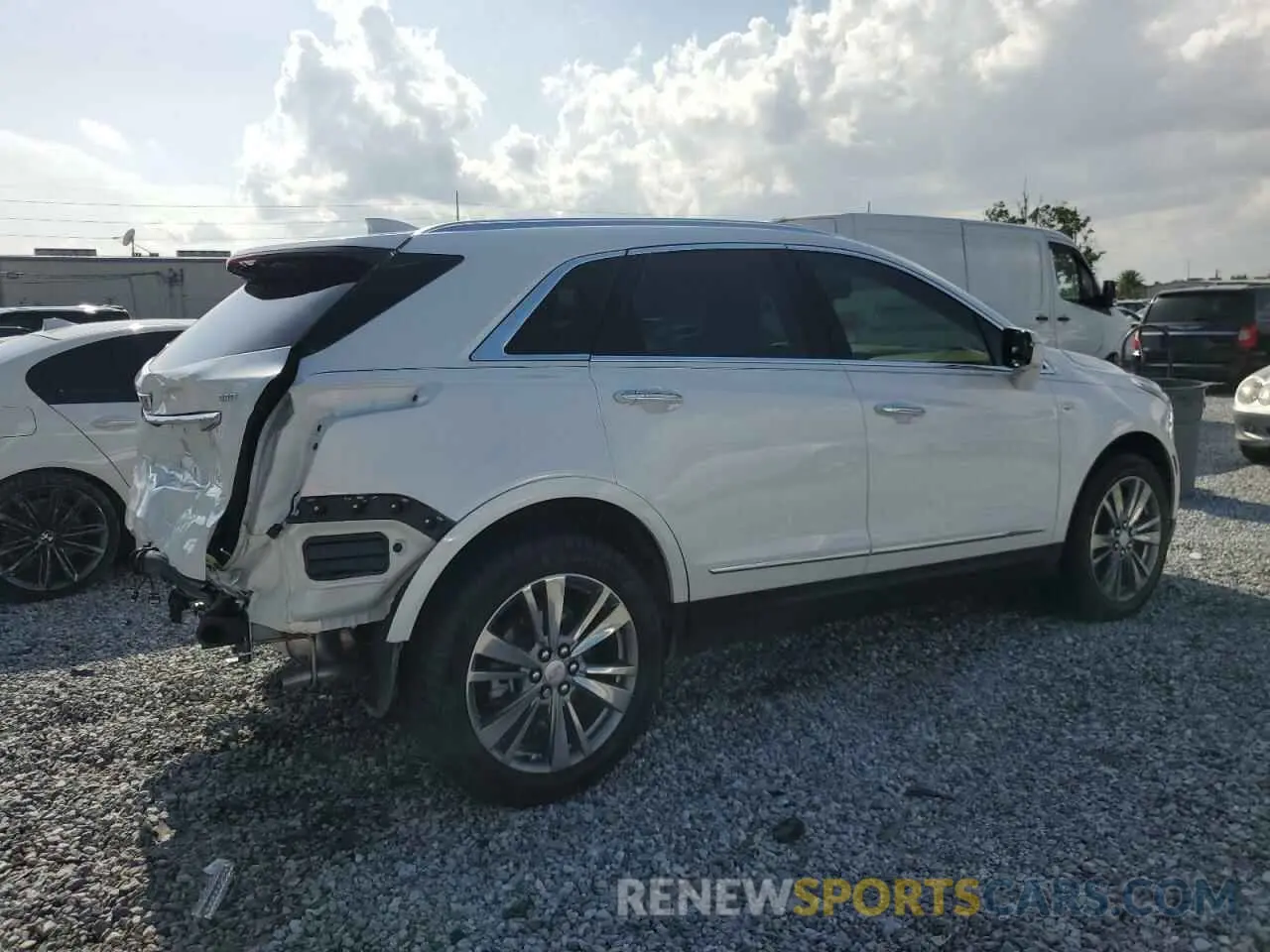 3 Photograph of a damaged car 1GYKNERS3RZ757814 CADILLAC XT5 2024