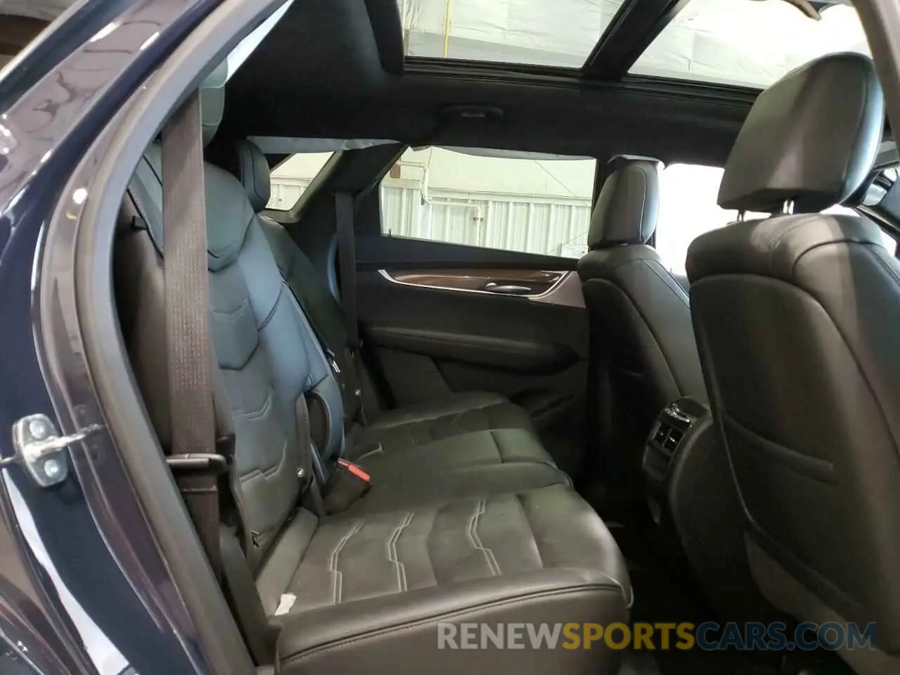 11 Photograph of a damaged car 1GYKNFRS0RZ731290 CADILLAC XT5 2024