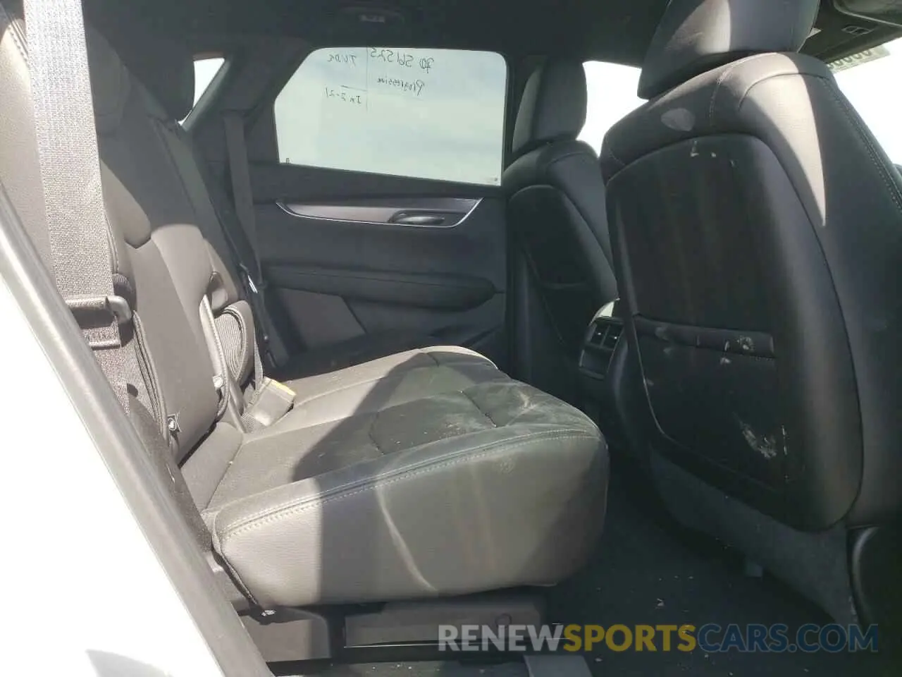 11 Photograph of a damaged car 1GYKNAR48SZ109529 CADILLAC XT5 2025