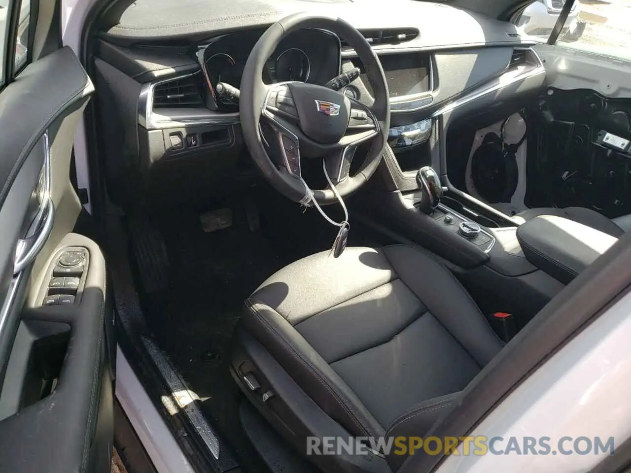 8 Photograph of a damaged car 1GYKNAR48SZ109529 CADILLAC XT5 2025