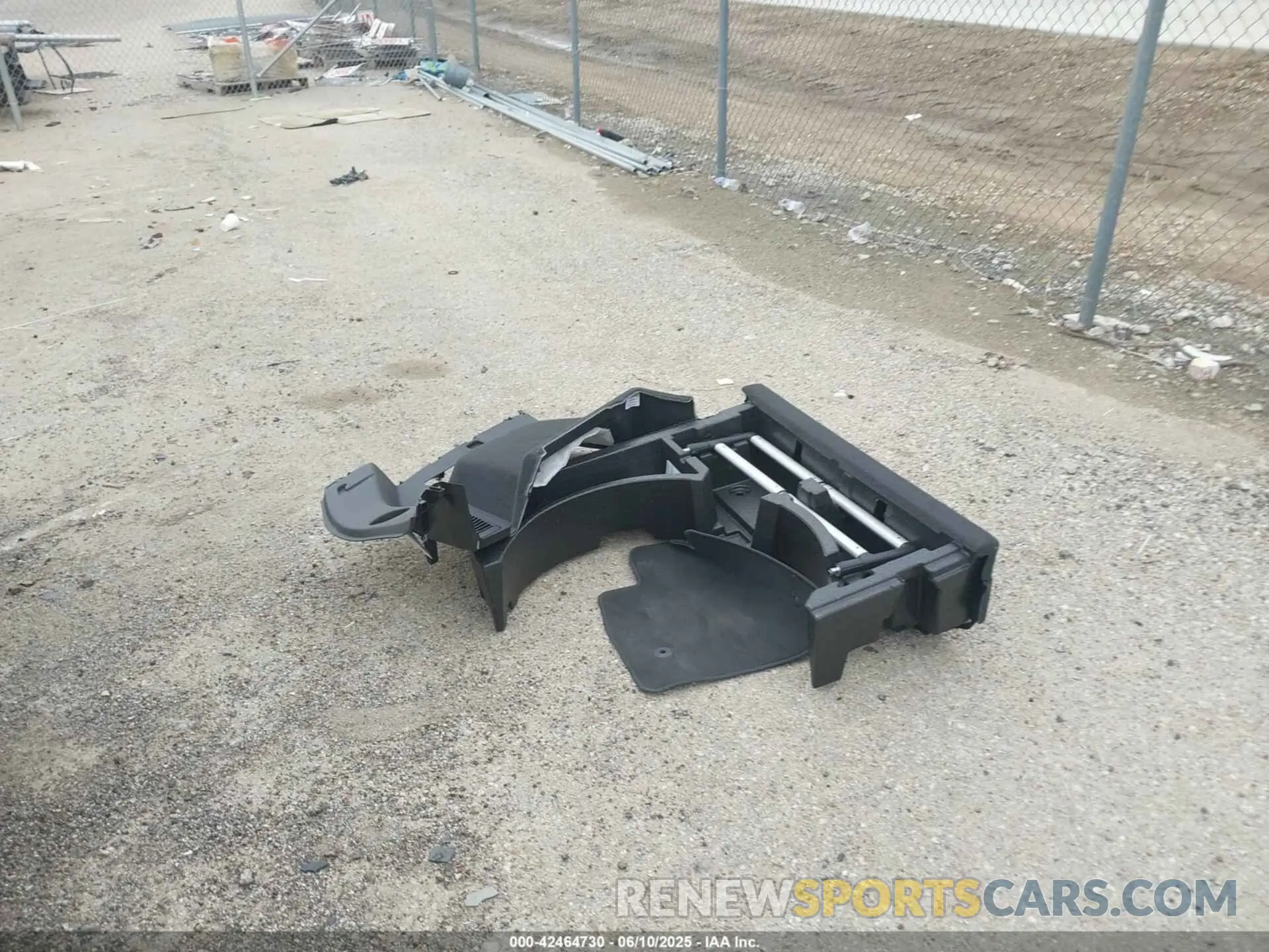 12 Photograph of a damaged car 1GYKNCRS0SZ101466 CADILLAC XT5 2025