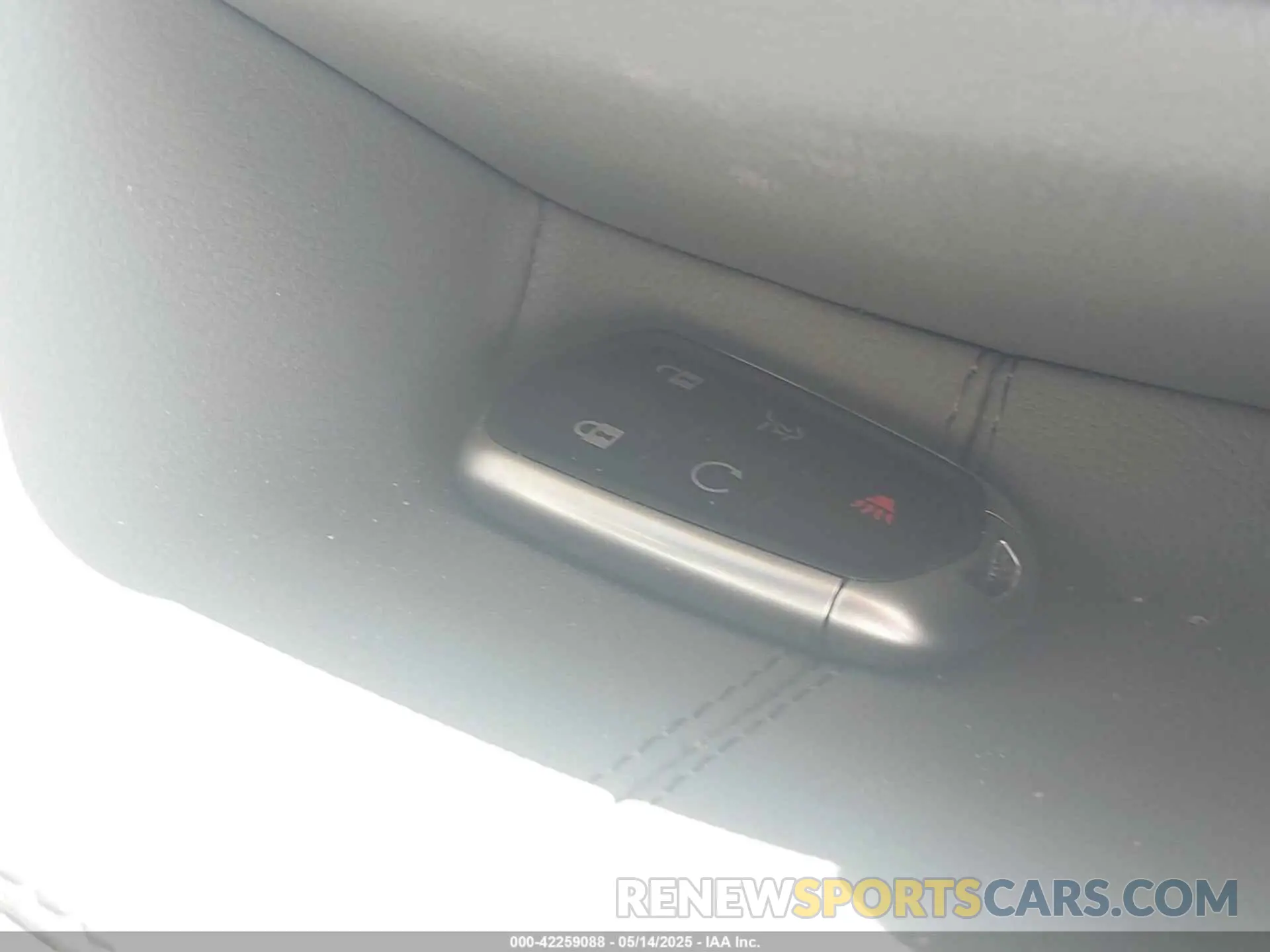 11 Photograph of a damaged car 1GYKNCRS0SZ132653 CADILLAC XT5 2025