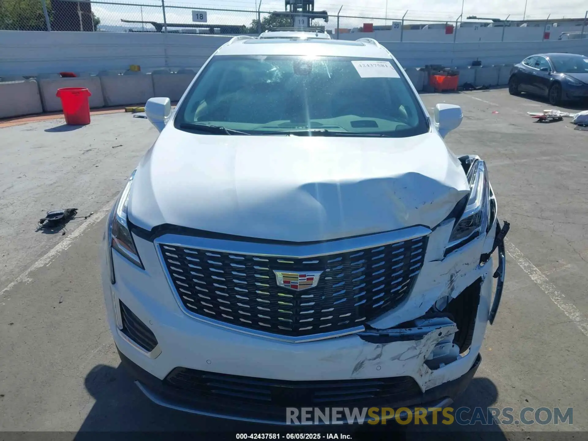 12 Photograph of a damaged car 1GYKNCRS2SZ133237 CADILLAC XT5 2025