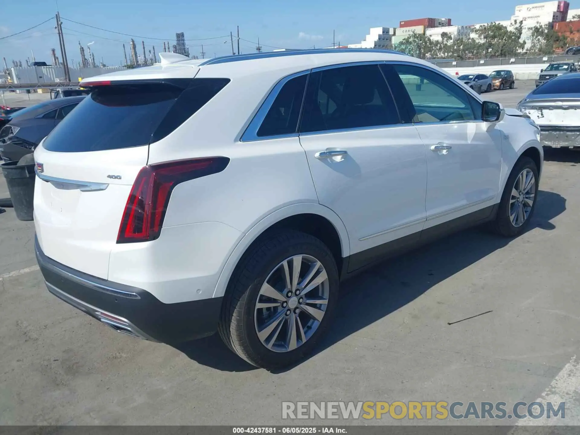 4 Photograph of a damaged car 1GYKNCRS2SZ133237 CADILLAC XT5 2025