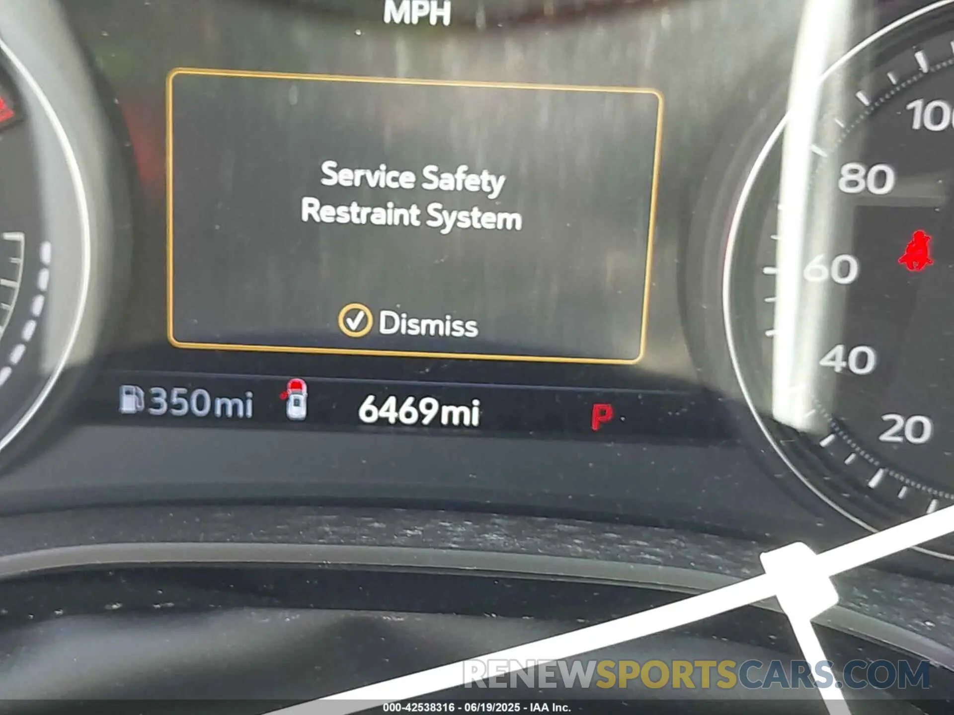 15 Photograph of a damaged car 1GYKNCRS8SZ110724 CADILLAC XT5 2025
