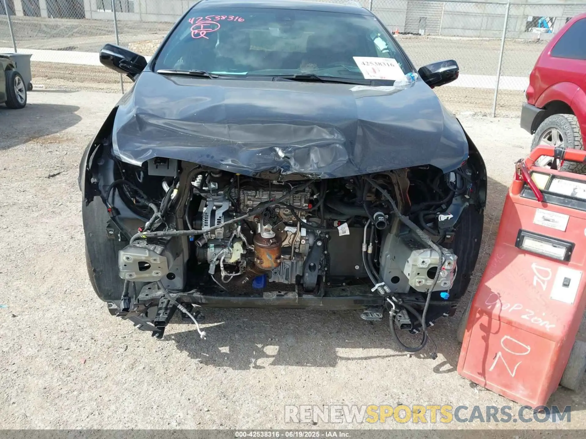 6 Photograph of a damaged car 1GYKNCRS8SZ110724 CADILLAC XT5 2025
