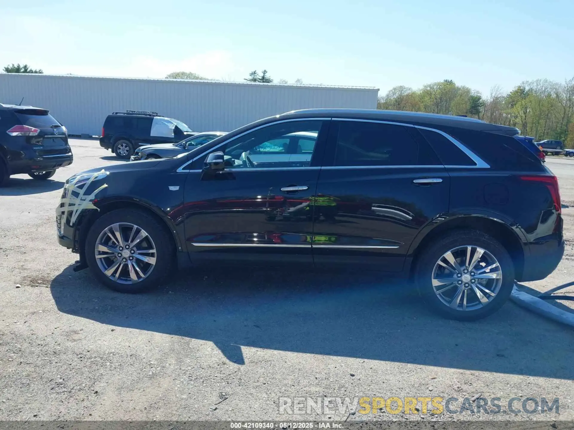15 Photograph of a damaged car 1GYKNDR46SZ102077 CADILLAC XT5 2025