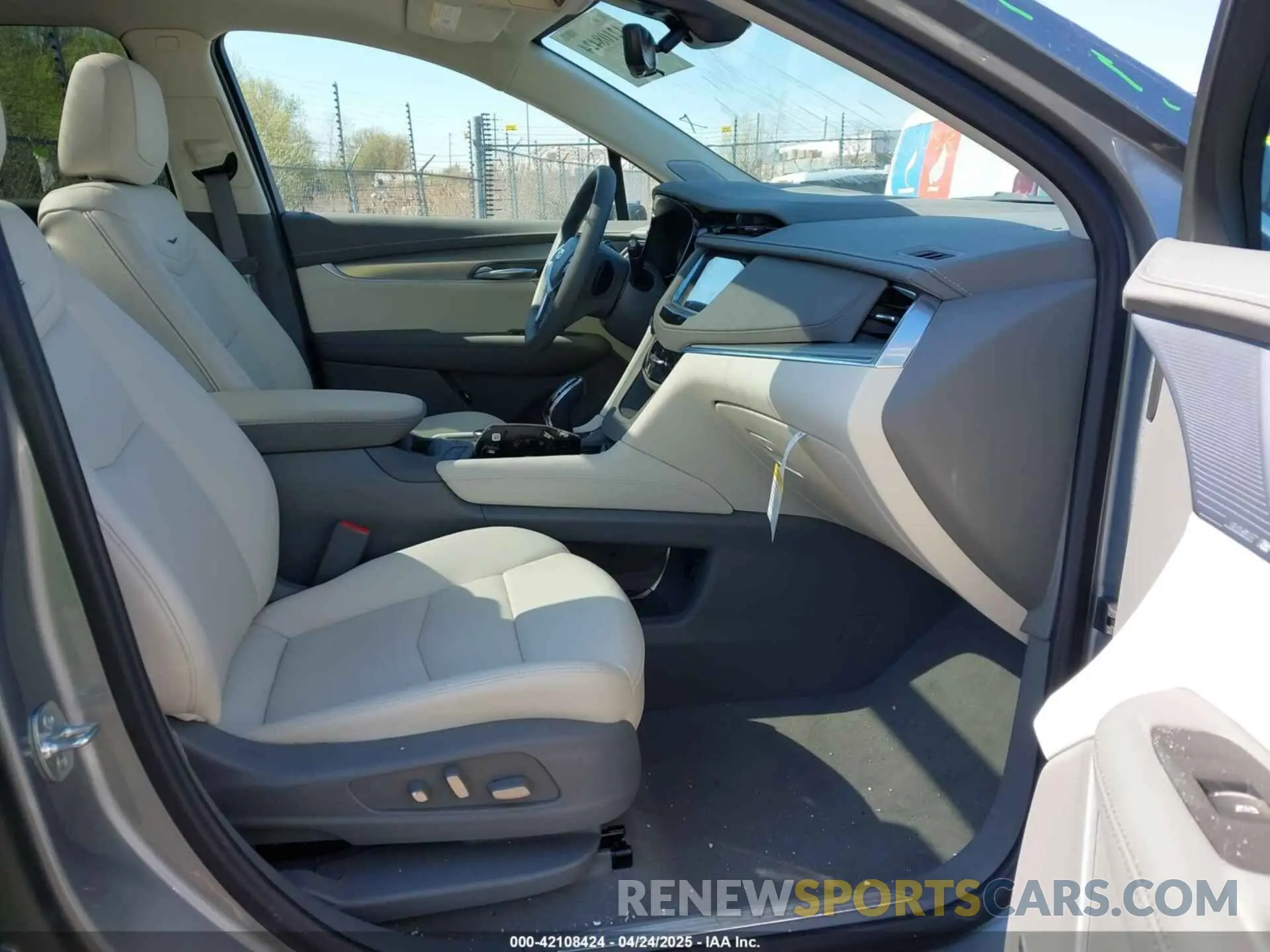 5 Photograph of a damaged car 1GYKNDRS7SZ128931 CADILLAC XT5 2025