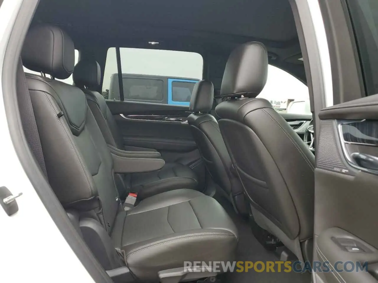 11 Photograph of a damaged car 1GYKPCRS0LZ173389 CADILLAC XT6 2020