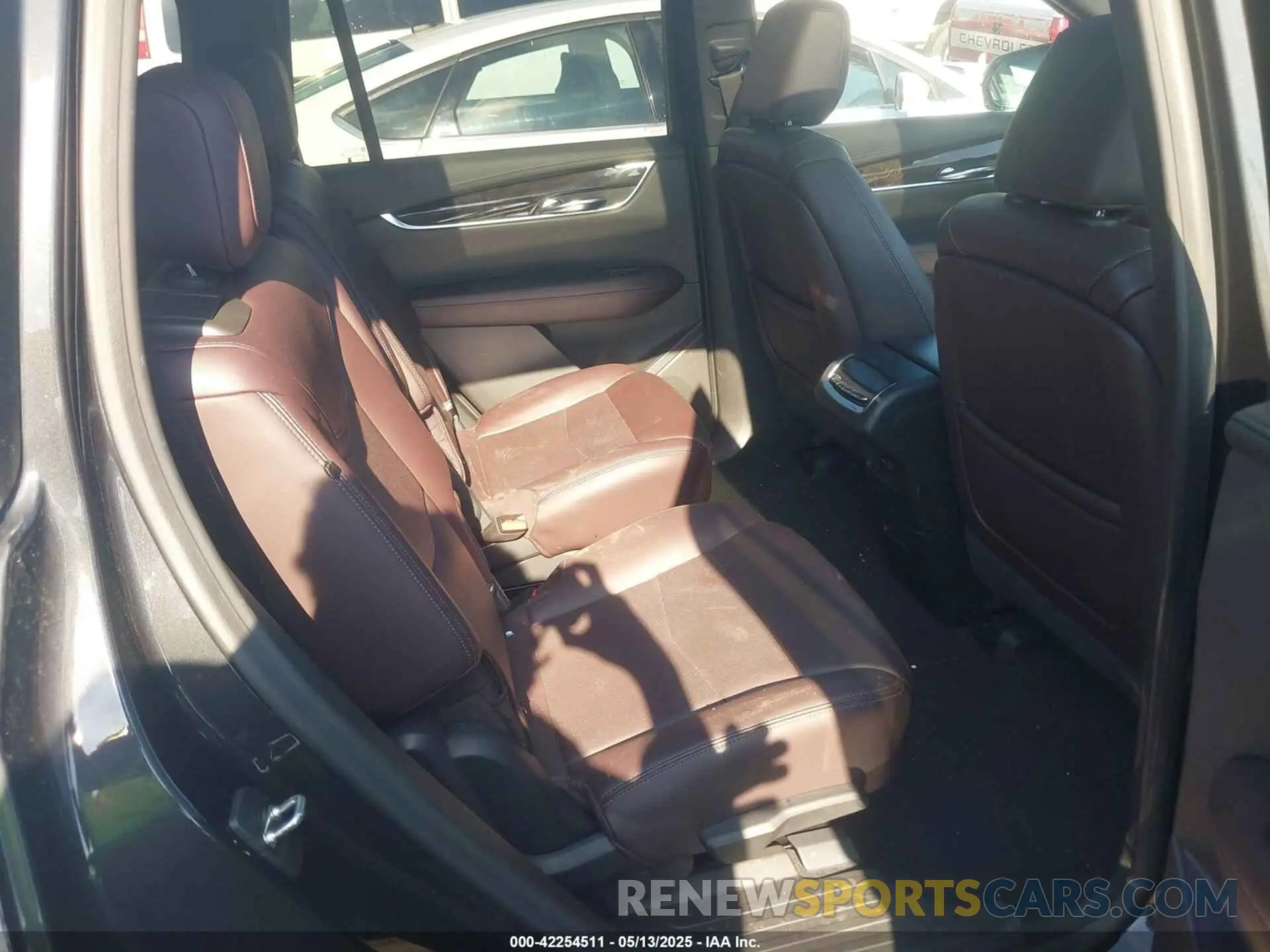 8 Photograph of a damaged car 1GYKPCRS0LZ206567 CADILLAC XT6 2020
